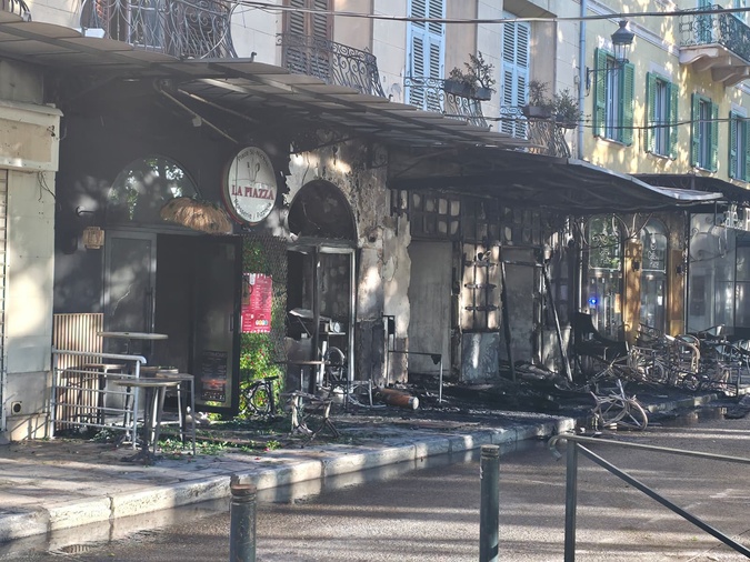 Bastia : incendie dans un café de la place Saint-Nicolas Bastia : incendie dans un café de la place Saint-Nicolas
