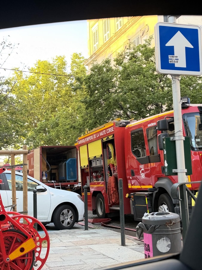Bastia : incendie dans un café de la place Saint-Nicolas Bastia : incendie dans un café de la place Saint-Nicolas