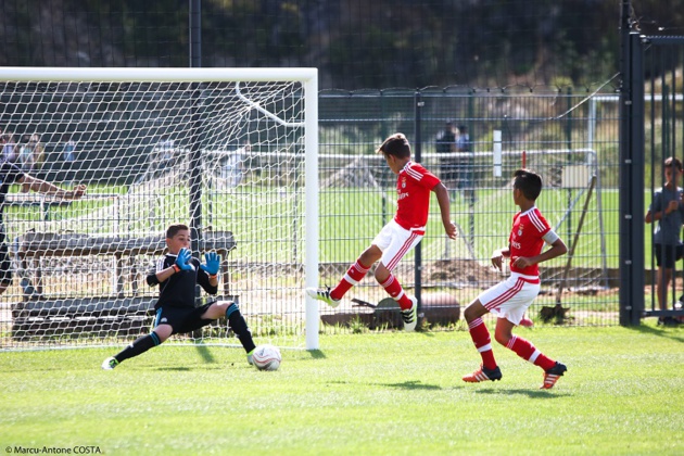 Ci-dessus, les jeunes du Benfica SL face à l'Olympique de Marseille (Photo: Marcu-Antone COSTA) Ci-dessus, les jeunes du Benfica SL face à l'Olympique de Marseille (Photo: Marcu-Antone COSTA)