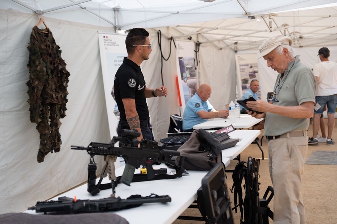 À Ajaccio, la gendarmerie sort des casernes et va à la rencontre des habitants