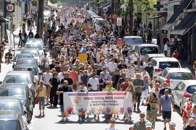À Bastia, plus de 2 000 personnes manifestent leur soutien à Scola Corsa