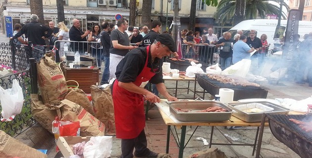 Ajaccio : Barbecue géant offert par des artisans boulangers et bouchers passionnés