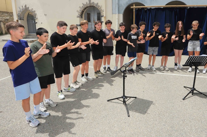 Corte - Première restitution du projet « 10 mois d’école et d’opéra » au collège Corte - Première restitution du projet « 10 mois d’école et d’opéra » au collège