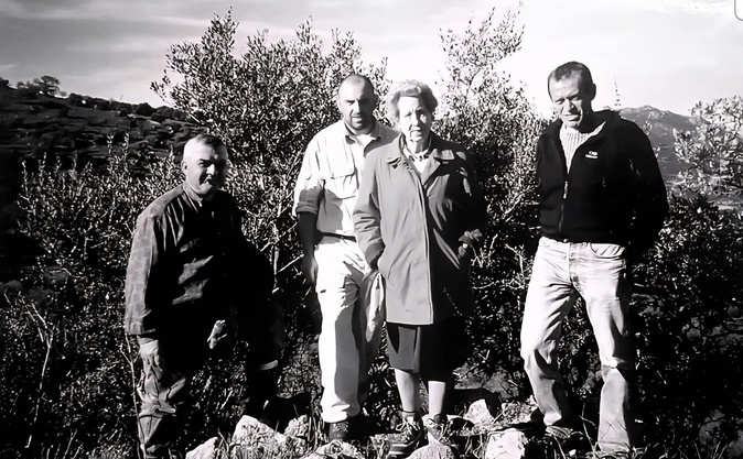 Alain Colombani, Geneviève Moracchini-Mazel avec l'un de ses assistants et Pierre Dottori (à droite) de l'"Associu Giustiniani".