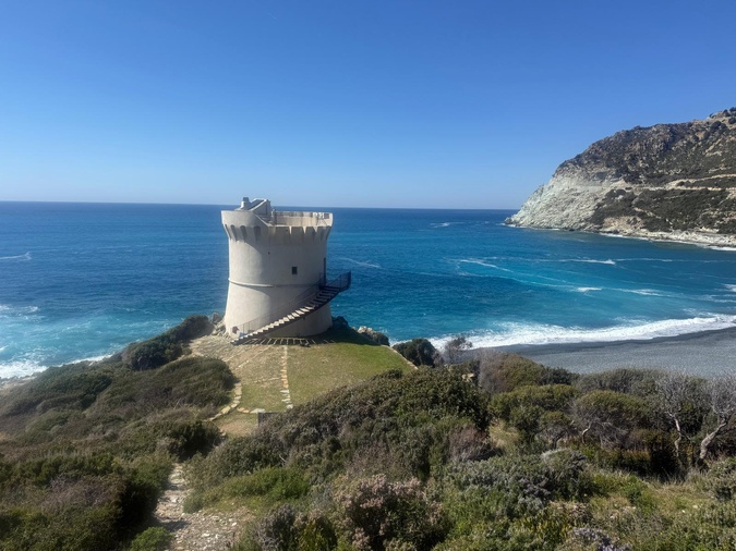 A màghjina - A Torra d'Albu, trà mare è machja