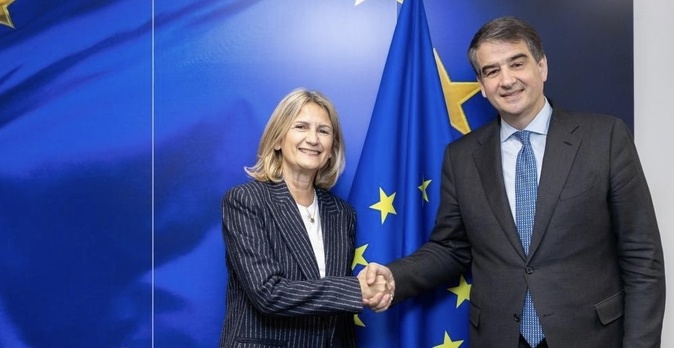Nanette Maupertuis, présidente de l’Assemblée de Corse, représentante de la Corse au Comité européen des régions et présidente de la Commission des îles de la Conférence des Régions périphériques et maritimes (CRPM) avec Rafaelle Fitto, Vice-Président de la Commission européenne en charge de la cohésion et des réformes et rapporteur de la première stratégie européenne pour les îles.