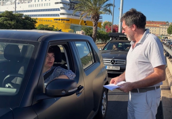 Scola Corsa : la mobilisation se poursuit à Bastia avec un tractage Scola Corsa : la mobilisation se poursuit à Bastia avec un tractage