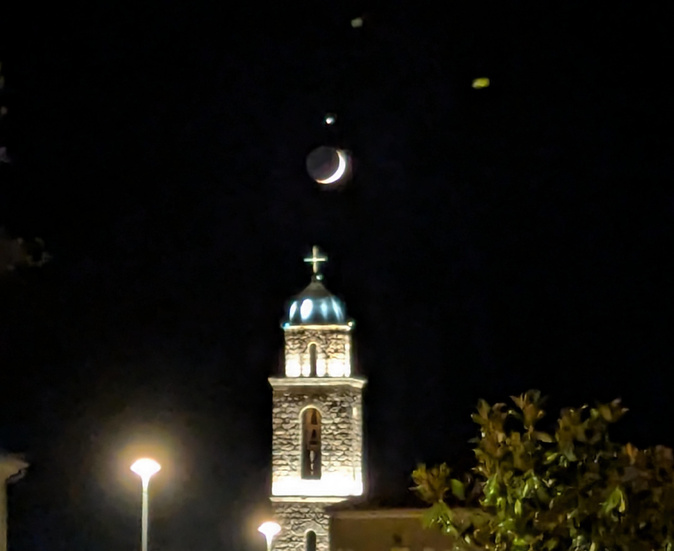 A màghjina - U campanile di Prupià sott'à u surrisu di a Luna