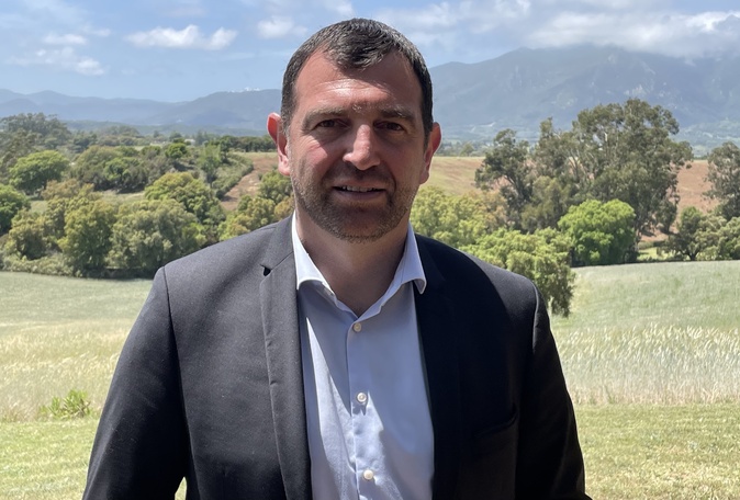 Le maire de Bonifacio, Jean-Charles Orsucci, veut porter la voix d'une candidature unique des partisans de l'autonomie de la Corse aux élections sénatoriales du 27 septembre.