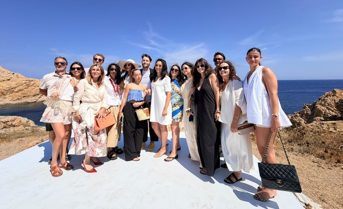Jacquemus sublime L’Île-Rousse, le défilé du bonheur entre mer, lumière et émotion Jacquemus sublime L’Île-Rousse, le défilé du bonheur entre mer, lumière et émotion