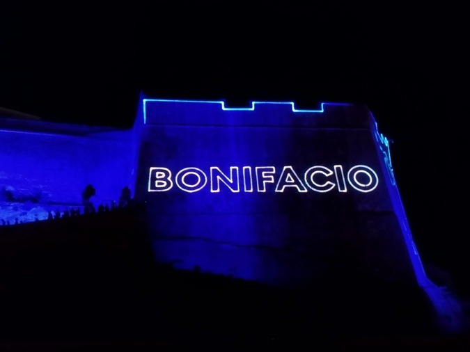 Festi Lumi, c'est chaque début d'été un enchantement qui est projeté sur les murs de la ville.