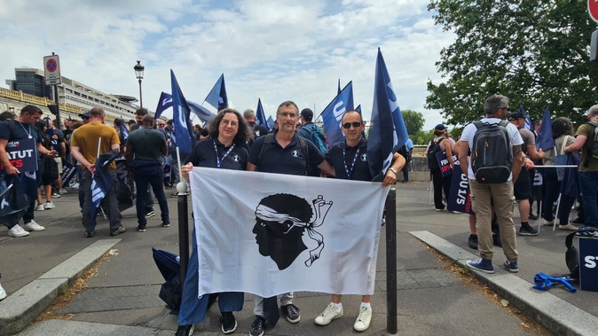 "On ramasse les miettes" : Unité Corse en mobilisation à Paris pour défendre les policiers de l'île "On ramasse les miettes" : Unité Corse en mobilisation à Paris pour défendre les policiers de l'île