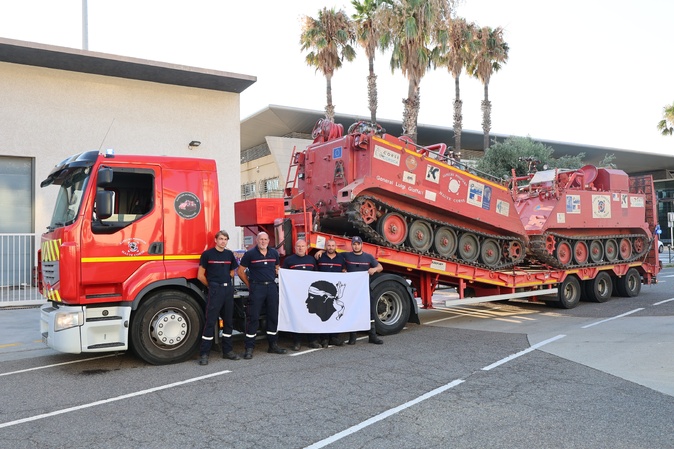 Six sapeurs-pompiers ont embarqué à Bastia ce matin (Photo : SIS 2B)