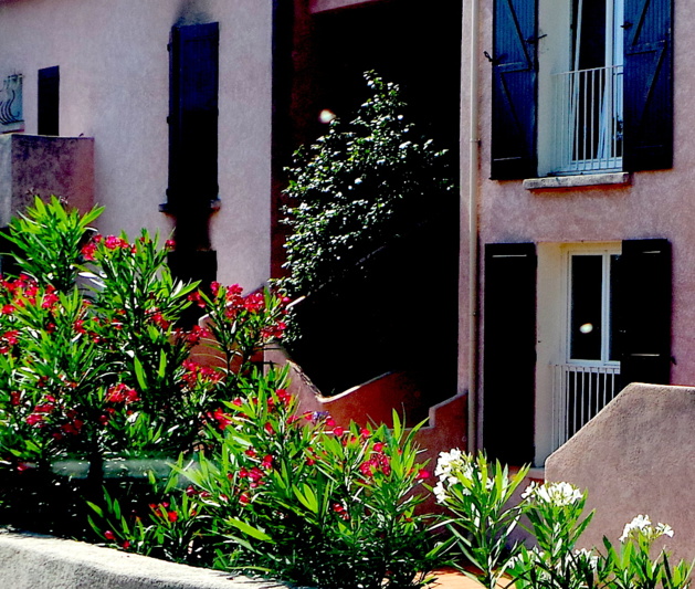 Le drame s'est déroulé au rez-de-chaussée (à gauche) de la Résidence Santa Catalina Le drame s'est déroulé au rez-de-chaussée (à gauche) de la Résidence Santa Catalina