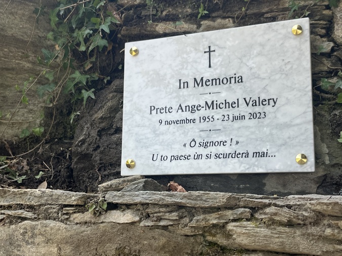 Cambia : une plaque en mémoire de l’abbé Ange-Michel Valery dévoilée à San Quilicu Cambia : une plaque en mémoire de l’abbé Ange-Michel Valery dévoilée à San Quilicu