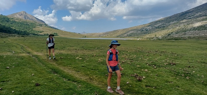 Deux sœurs de 9 et 10 ans bouclent le GR20 en un temps record : « On était fières de nous » Deux sœurs de 9 et 10 ans bouclent le GR20 en un temps record : « On était fières de nous »