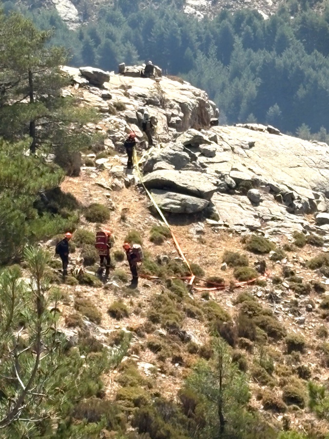 Les pompiers sur le terrain (@SDIS 2B)