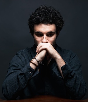Pour ces concerts, la violoncelliste de renommée internationale sera parfois accompagnée au piano par "Elstane".