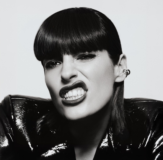 Jennifer Ayache (crédit : Stéphanie Volpato) Jennifer Ayache (crédit : Stéphanie Volpato)