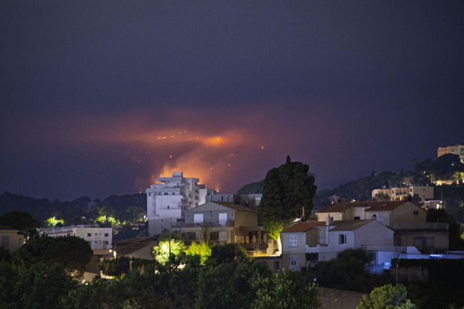 Incendie à Biguglia : 100 hectares parcourus, le feu reste actif sur un secteur Incendie à Biguglia : 100 hectares parcourus, le feu reste actif sur un secteur
