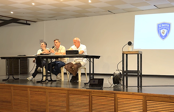 Gilles Cioni, Claude Ferrandi et Laurent Peyrelade ont répondu aux questions des socios