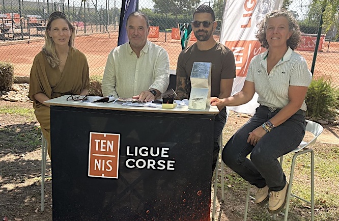 Carulina Colombani, Philippe Medori, Anthony Zaru et Mary Maud Ferricelli ont présenté la 33e Raquette de Corail.