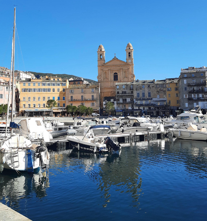 A màghjina - San Ghjuvà si specchia in u Vechju Portu di Bastia