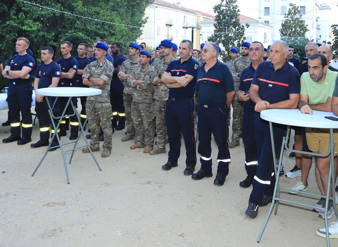 Corte - Après 21 jours de combat contre les flammes, la ville honore les forces mobilisées contre l'incendie de la Restonica
