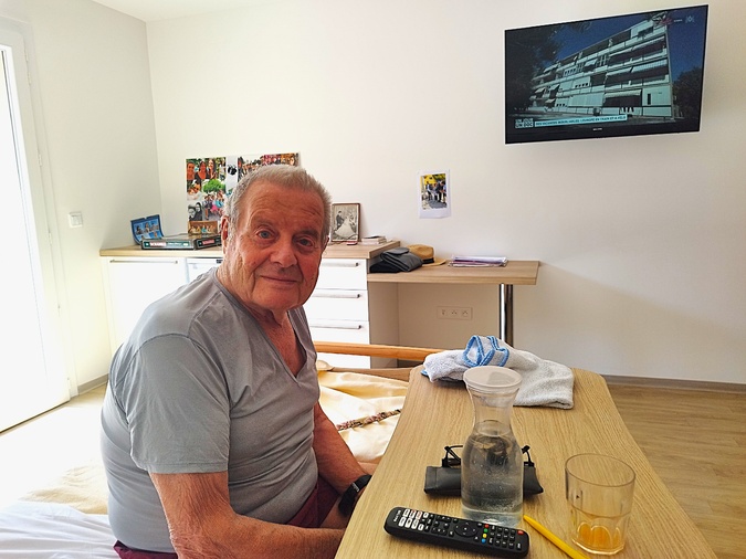 Pierre Canonici, âgé de 95 ans, a intégré la nouvelle aile de l'EHPAD récemment, et il est pleinement satisfait de sa nouvelle vie.