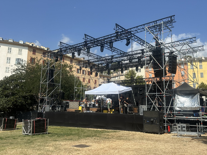 À Bastia, les derniers préparatifs avant l’ouverture du festival Porto Latino À Bastia, les derniers préparatifs avant l’ouverture du festival Porto Latino