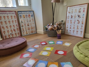 Pascale Casta utilise plusieurs outils pour faire retrouver le bien-être à ses patients.