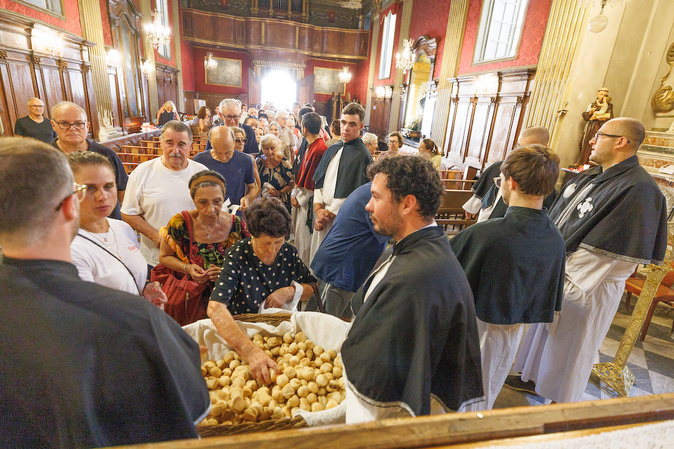À Bastia, les petits pains de San Roccu perpétuent la tradition À Bastia, les petits pains de San Roccu perpétuent la tradition