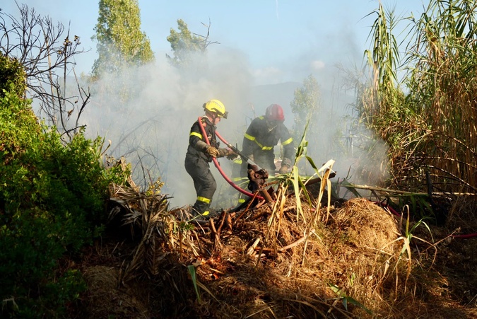 Ajaccio : un incendie ravage 5000m2 de végétation aux abords du stade Michel Moretti