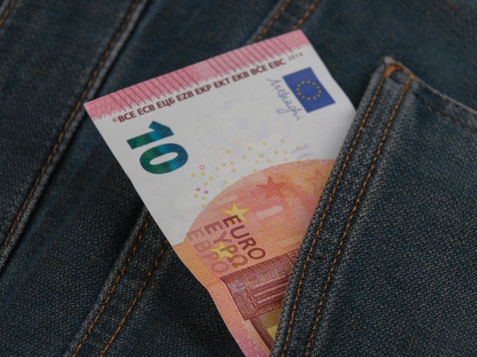 Avec une moyenne de 42 euros d'argent de Corse par mois, les adolescents corses restent les mieux lotis de France