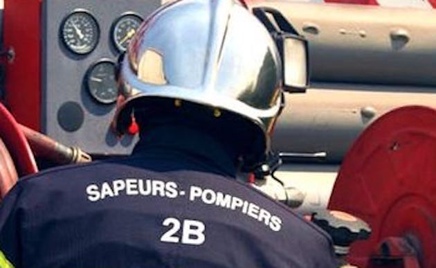 Bastia - Un feu de détritus se propage à la façade d’un immeuble à Montesoro