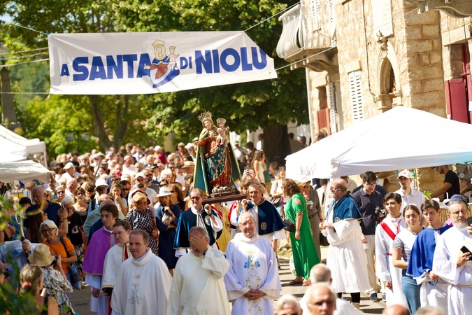 EN IMAGES - À Casamaccioli, des milliers de fidèles réunis pour célébrer a Santa di u Niolu