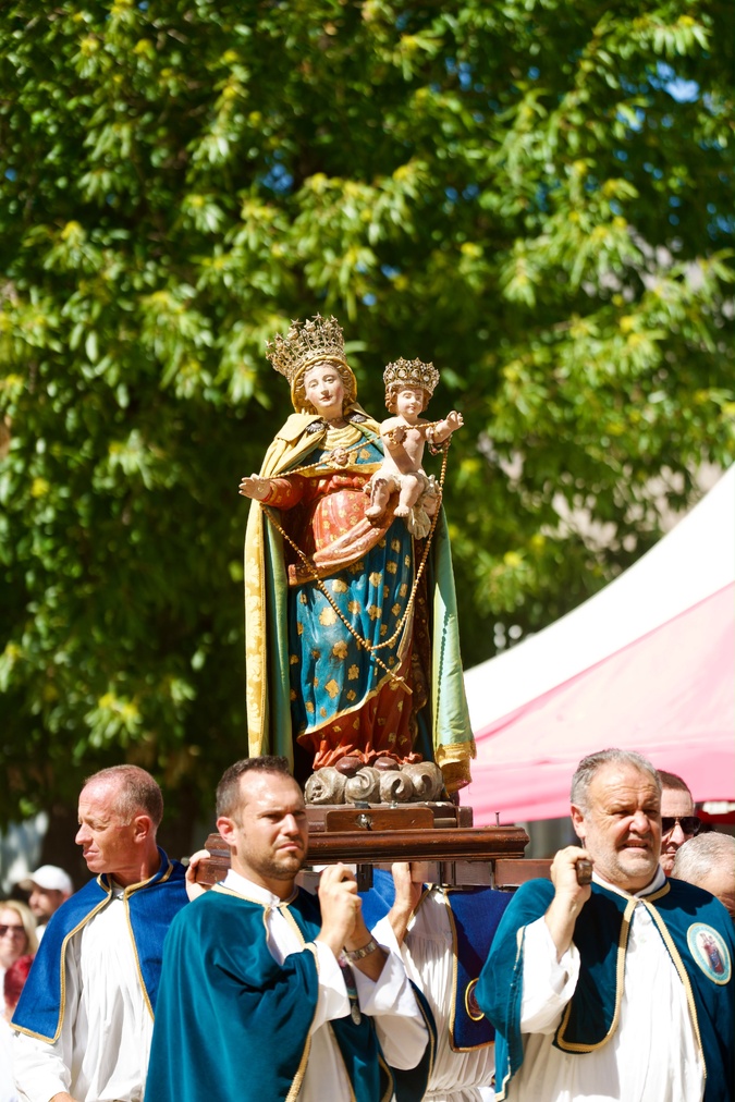 EN IMAGES - À Casamaccioli, des milliers de fidèles réunis pour célébrer a Santa di u Niolu EN IMAGES - À Casamaccioli, des milliers de fidèles réunis pour célébrer a Santa di u Niolu