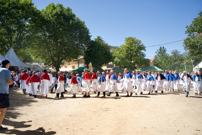 EN IMAGES - À Casamaccioli, des milliers de fidèles réunis pour célébrer a Santa di u Niolu
