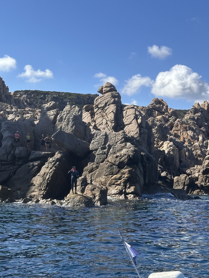 Etienne sur les rochers sardes ! pari réussi