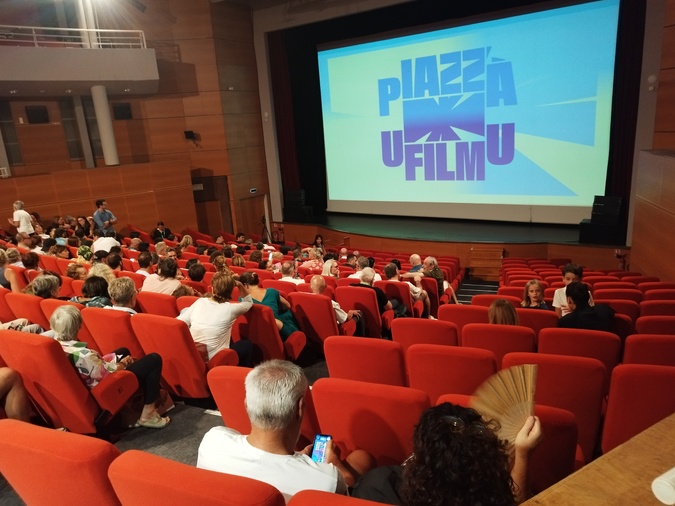 La Salle Rouge n'était pas remplie pour cette première soirée d'ouverture. C'est un film d'animation, "Le Corset" de Louis Clichy, qui était projeté.