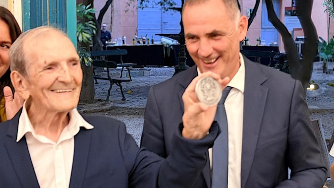 Bastia : Hubert Tempête reçoit la médaille de la Ville Bastia : Hubert Tempête reçoit la médaille de la Ville
