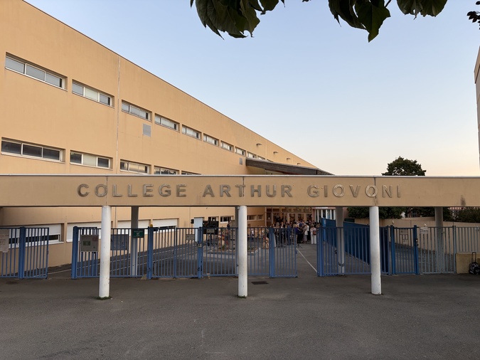 Ouvert en septembre 2006, le collège Arthur Giovoni a succédé à celui du Finosello, ouvert en 1969 Ouvert en septembre 2006, le collège Arthur Giovoni a succédé à celui du Finosello, ouvert en 1969