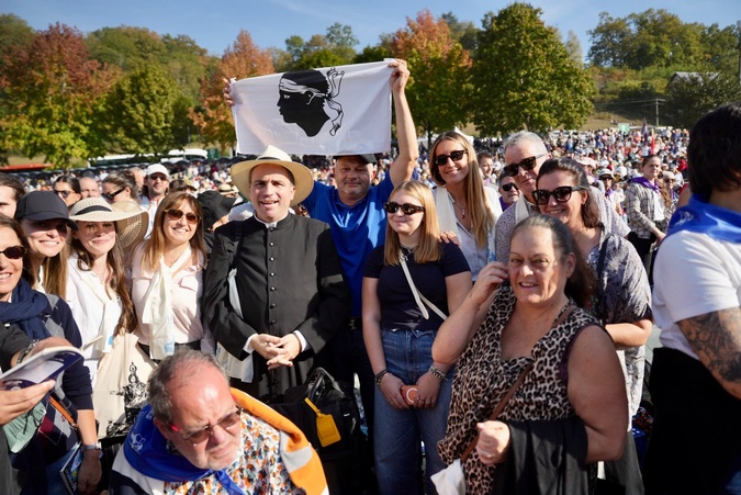 EN IMAGES - Près de 200 pèlerins corses à Lourdes à la rencontre du Pape Léon XIV EN IMAGES - Près de 200 pèlerins corses à Lourdes à la rencontre du Pape Léon XIV