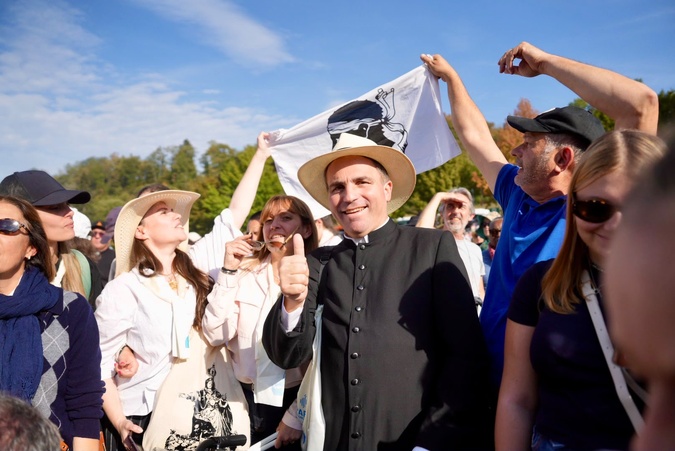 EN IMAGES - Près de 200 pèlerins corses à Lourdes à la rencontre du Pape Léon XIV EN IMAGES - Près de 200 pèlerins corses à Lourdes à la rencontre du Pape Léon XIV