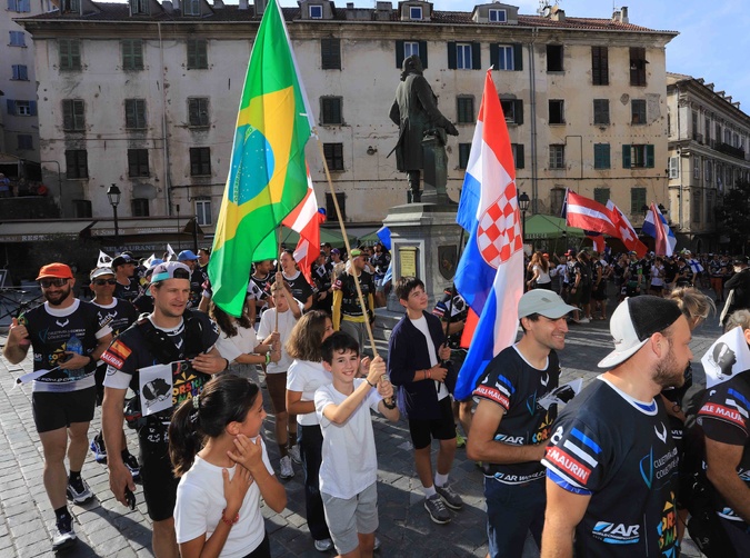 ARWC - Les athlètes des 32 nations ont défilé sur le cours Paoli à Corte ARWC - Les athlètes des 32 nations ont défilé sur le cours Paoli à Corte