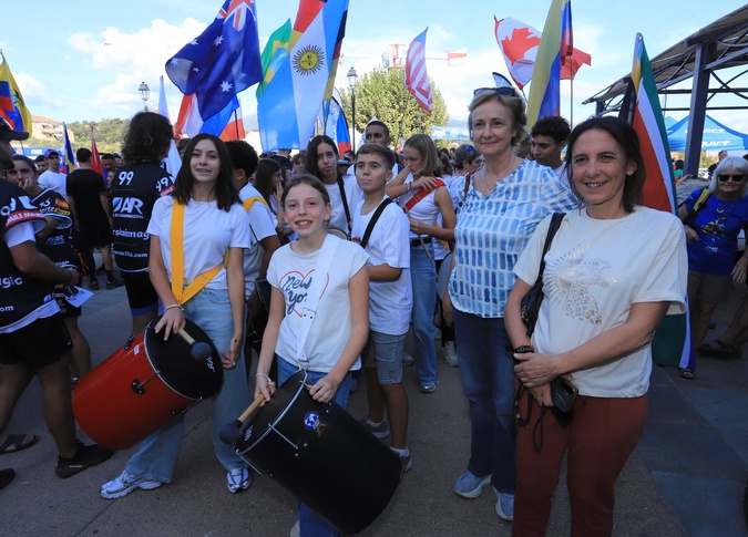 ARWC - Les athlètes des 32 nations ont défilé sur le cours Paoli à Corte ARWC - Les athlètes des 32 nations ont défilé sur le cours Paoli à Corte