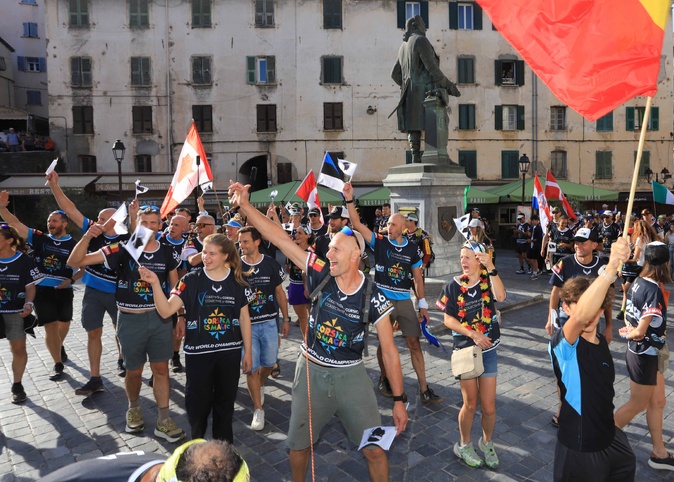 ARWC - Les athlètes des 32 nations ont défilé sur le cours Paoli à Corte