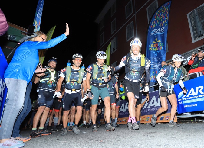 Le 400 Team Altore dans le trio de tête (Grazi Ritratti)