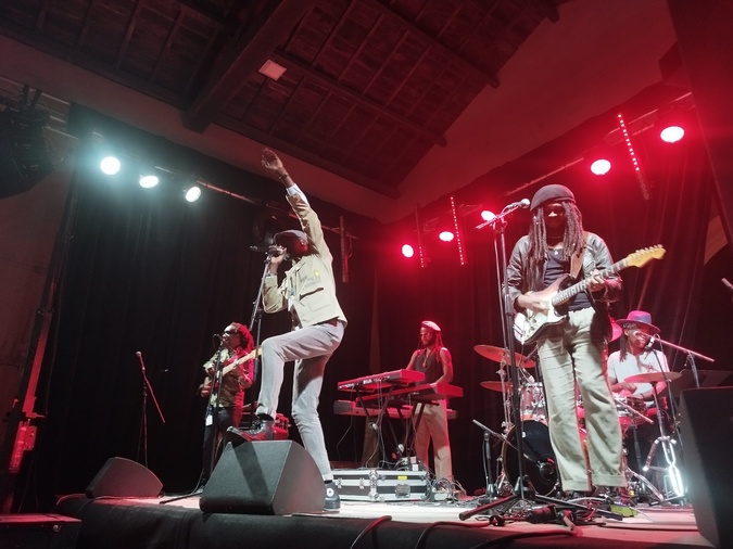 Le collectif reggae Original Kam's a fait danser les Bonifaciens jeudi soir. Le collectif reggae Original Kam's a fait danser les Bonifaciens jeudi soir.