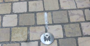 Le pas de saint Martin balise l'itinéraire. Le pas de saint Martin balise l'itinéraire.